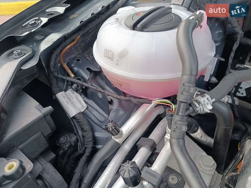 Volkswagen e-Golf 2015