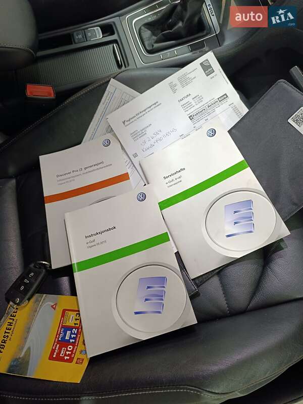 Volkswagen e-Golf 2015