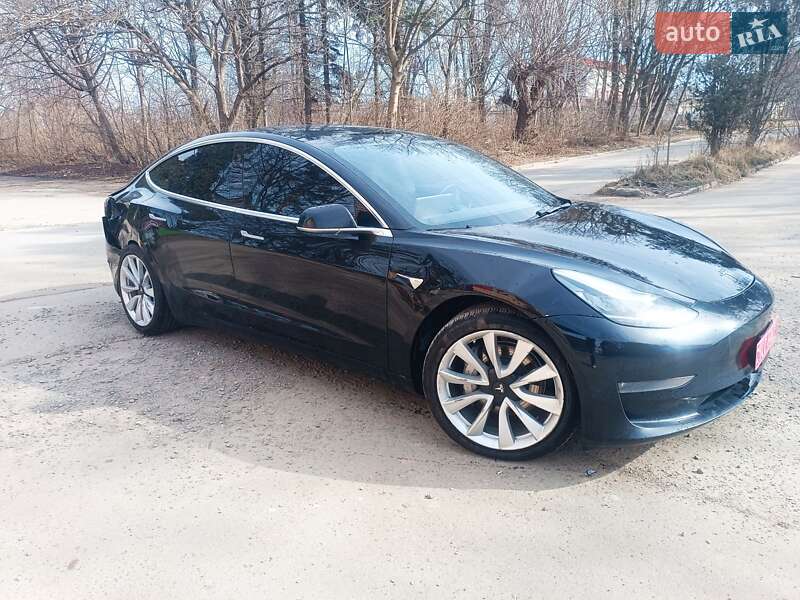 Tesla Model 3 2019