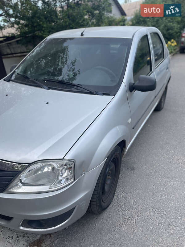 Renault Logan 2010