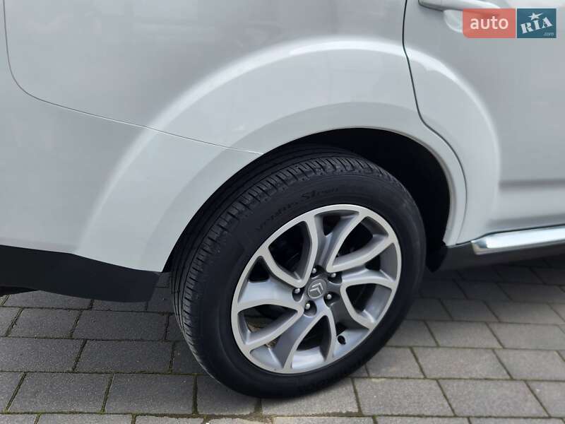 Citroen C-Crosser 2012