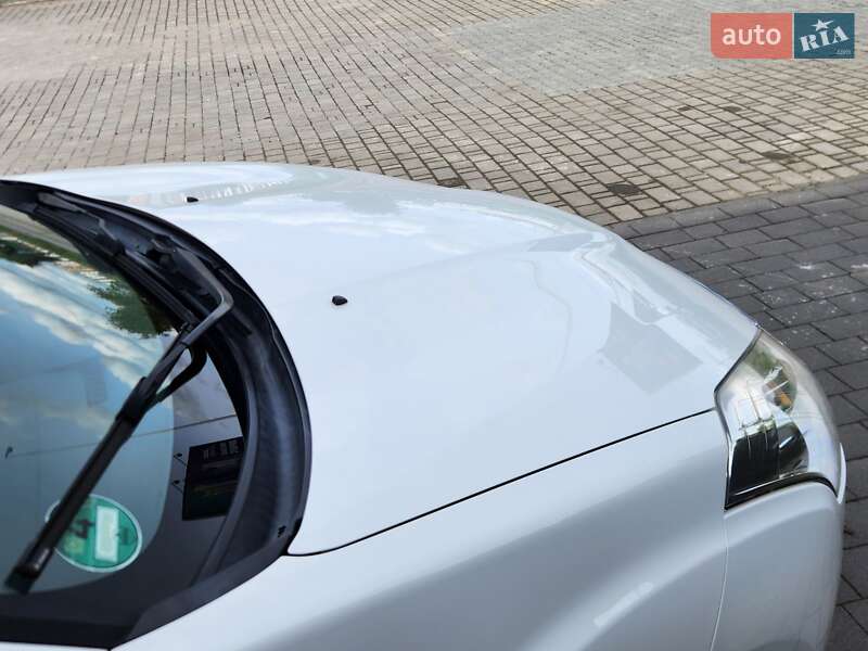 Citroen C-Crosser 2012