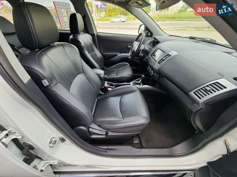 Citroen C-Crosser 2012