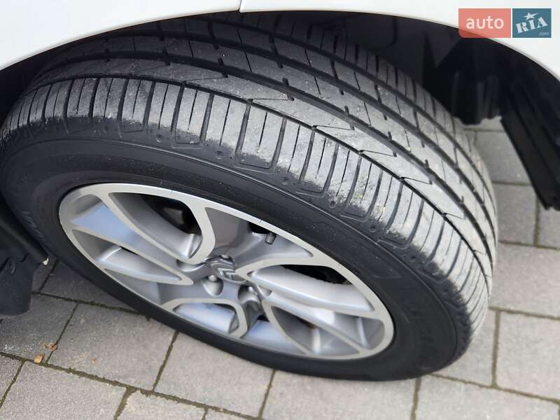 Citroen C-Crosser 2012