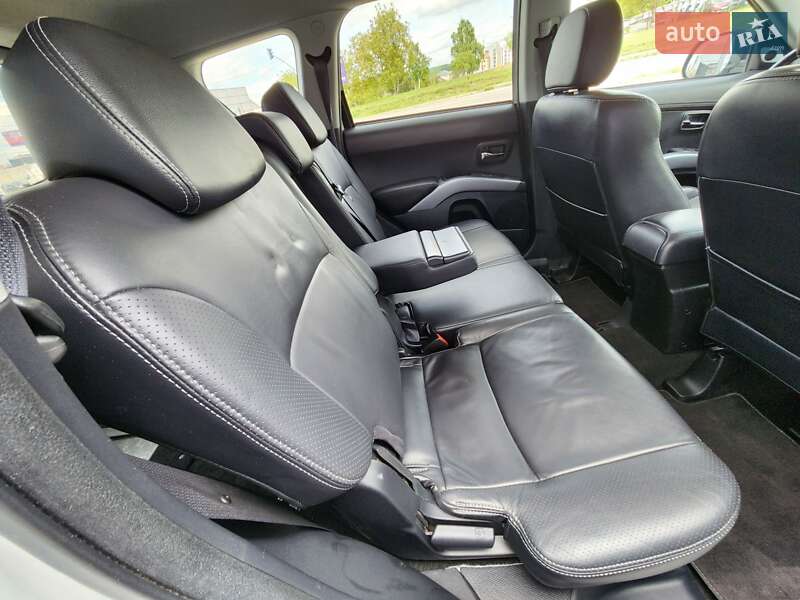 Citroen C-Crosser 2012