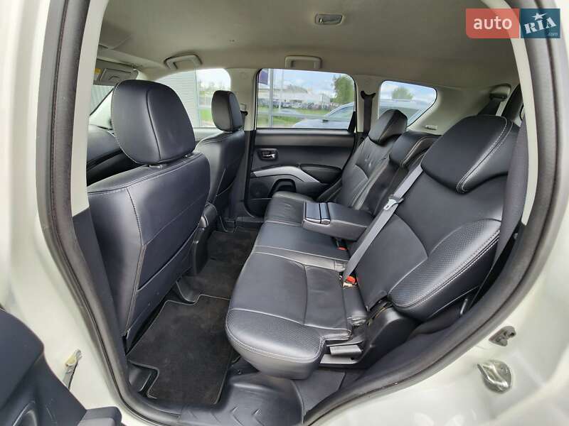 Citroen C-Crosser 2012