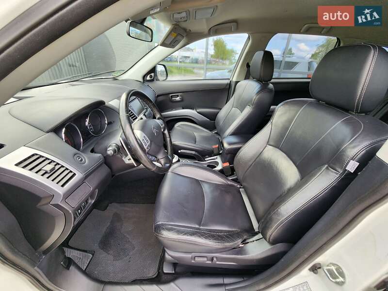 Citroen C-Crosser 2012