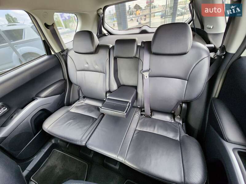 Citroen C-Crosser 2012