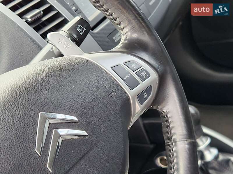 Citroen C-Crosser 2012