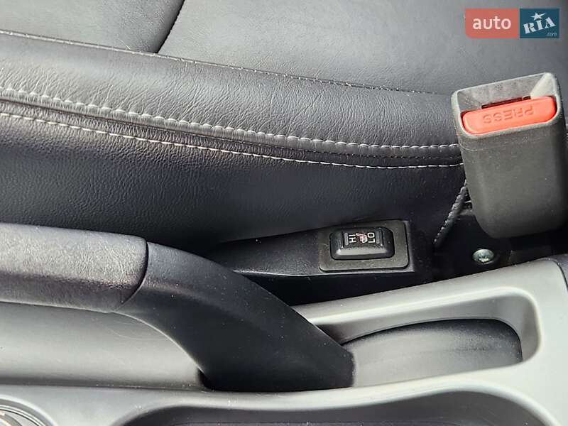 Citroen C-Crosser 2012