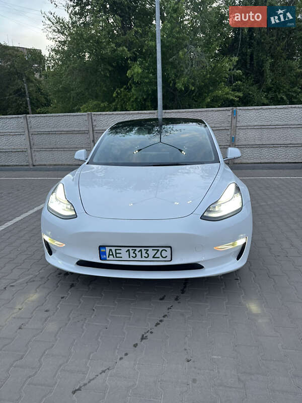 Tesla Model 3 2020