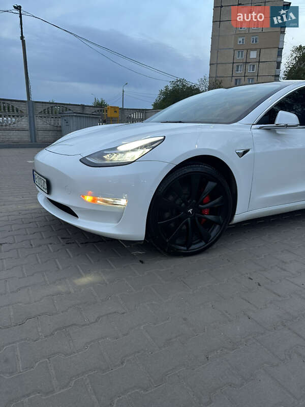 Tesla Model 3 2020