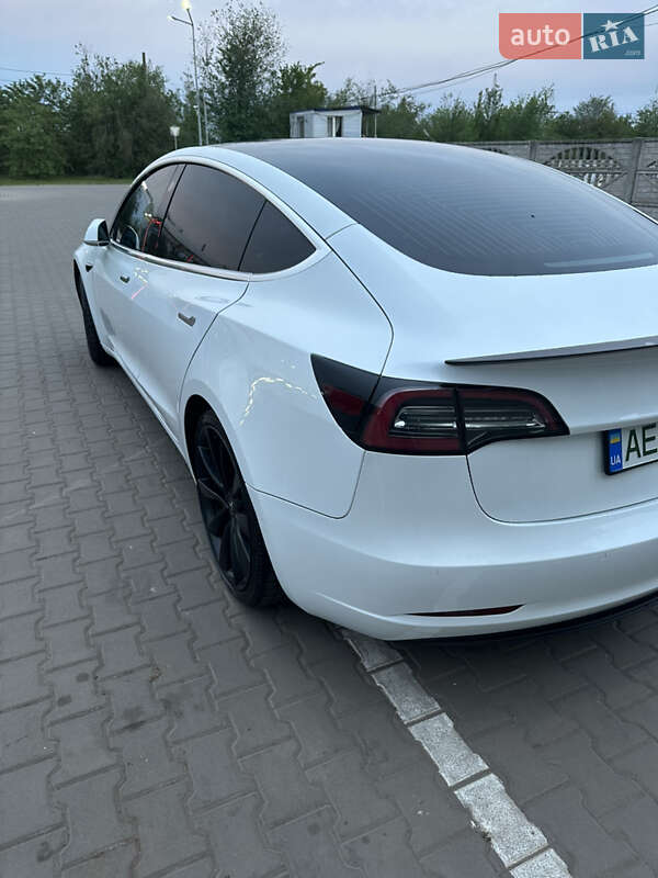 Tesla Model 3 2020