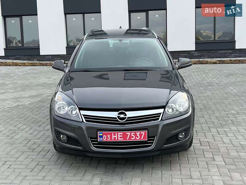 Opel Astra 2010