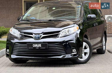Toyota Sienna 2019