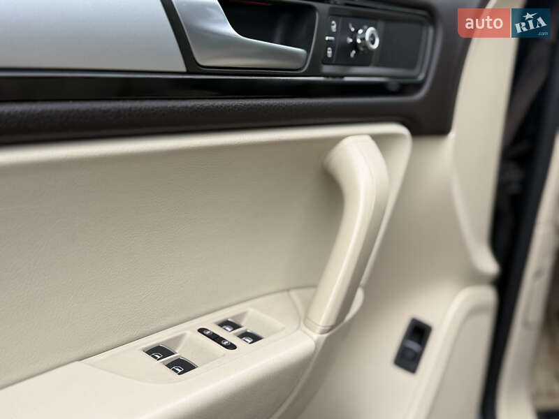 Volkswagen Touareg 2012