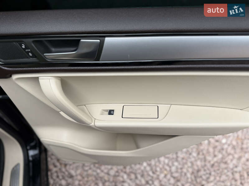 Volkswagen Touareg 2012