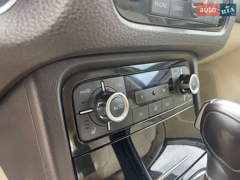 Volkswagen Touareg 2012