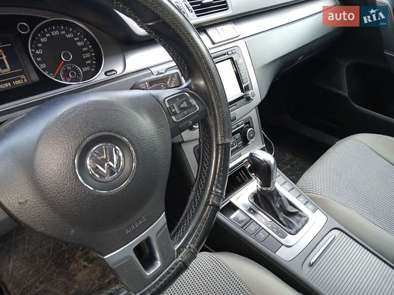 Volkswagen Passat 2011