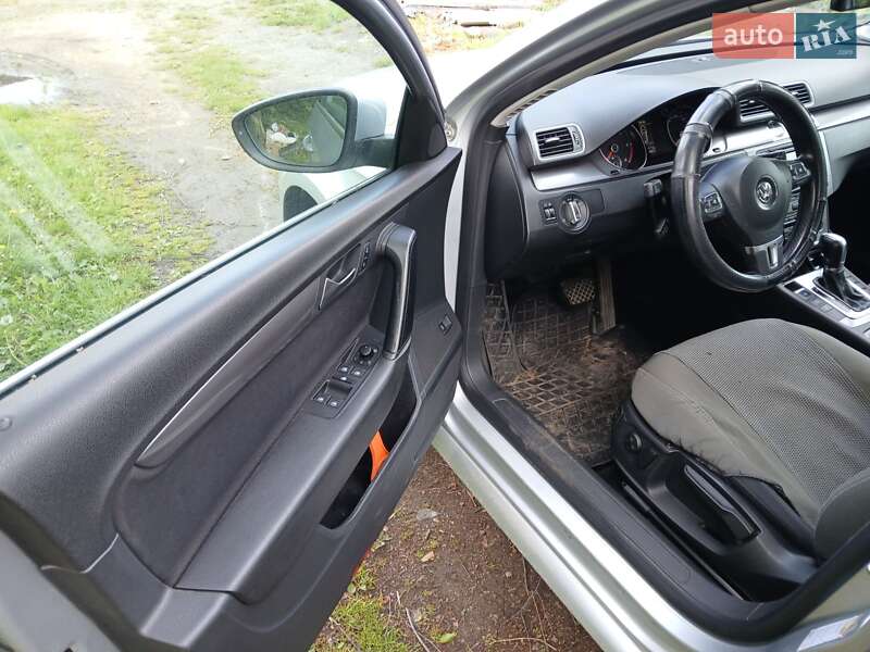 Volkswagen Passat 2011