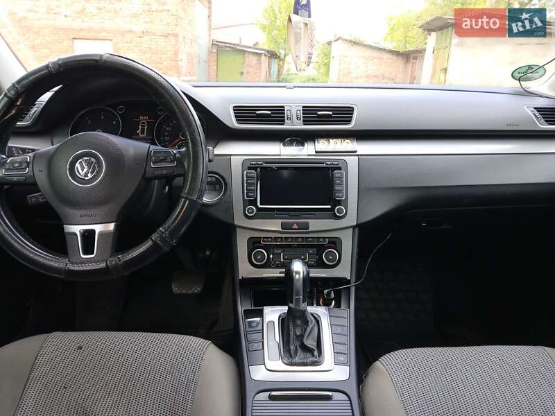 Volkswagen Passat 2011