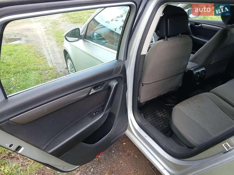 Volkswagen Passat 2011