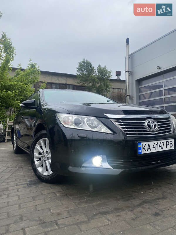 Toyota Camry 2014