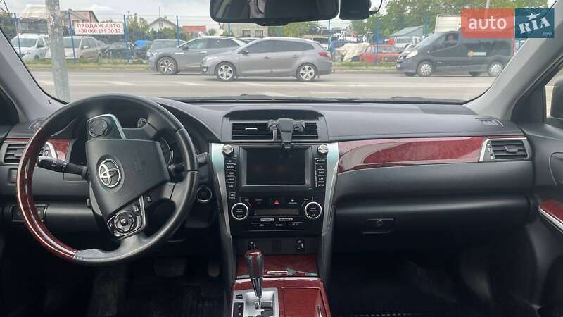 Toyota Camry 2014