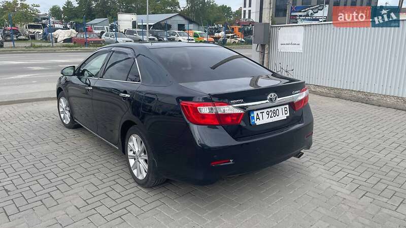 Toyota Camry 2014