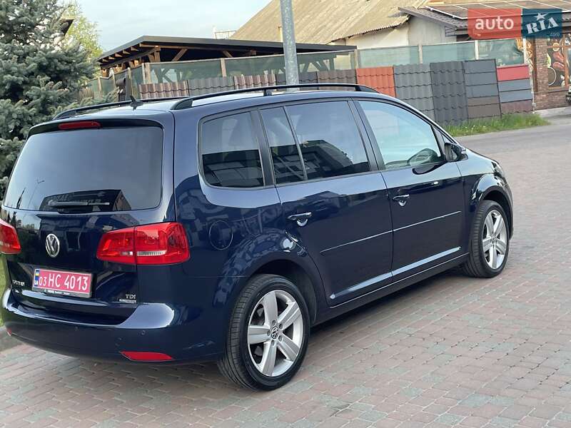 Volkswagen Touran 2011