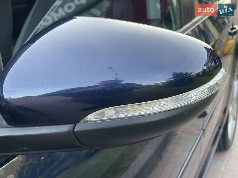 Volkswagen Touran 2011