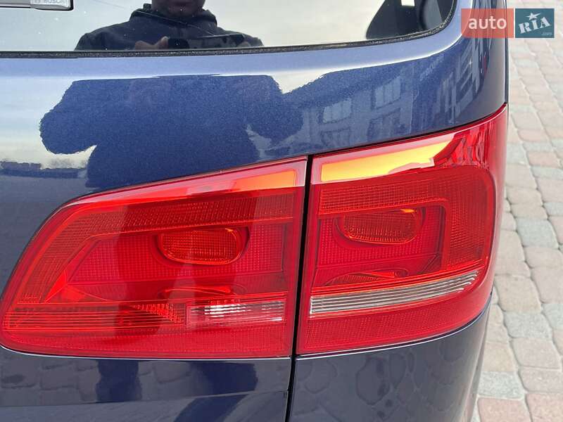 Volkswagen Touran 2011