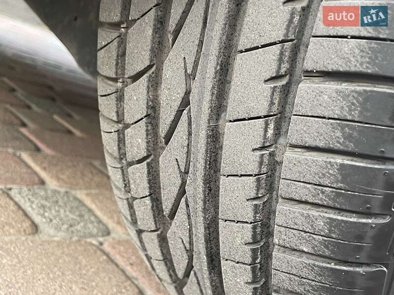 Volkswagen Touran 2011