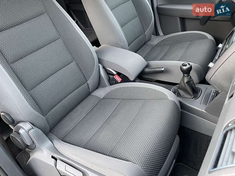 Volkswagen Touran 2011