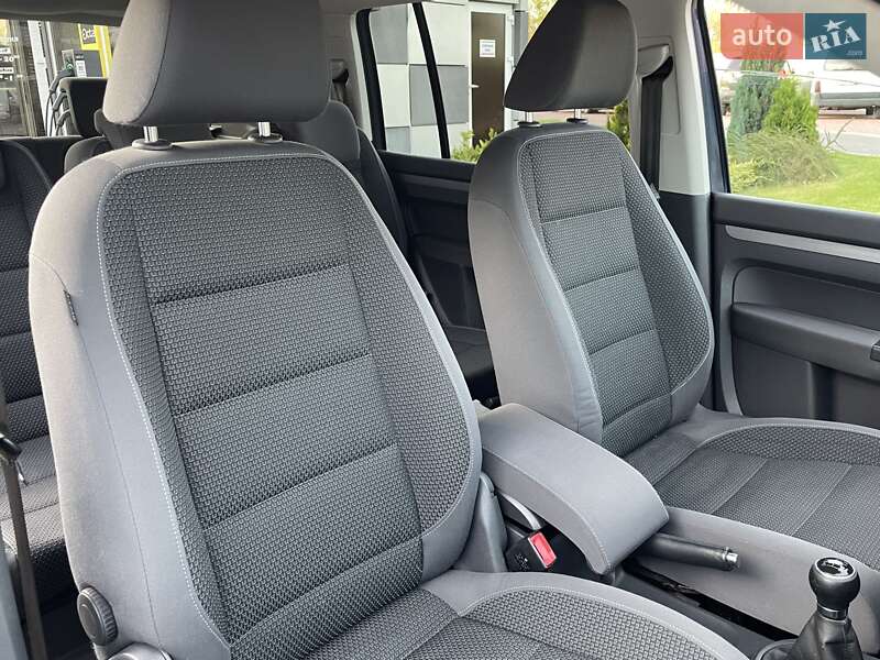 Volkswagen Touran 2011