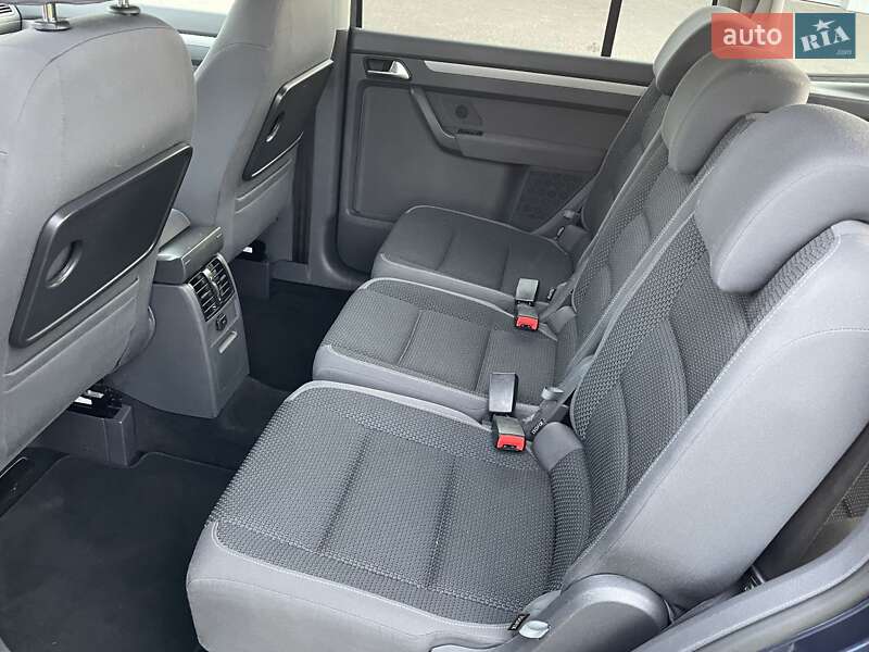 Volkswagen Touran 2011