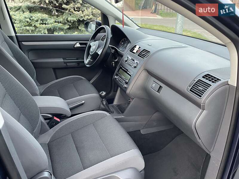 Volkswagen Touran 2011