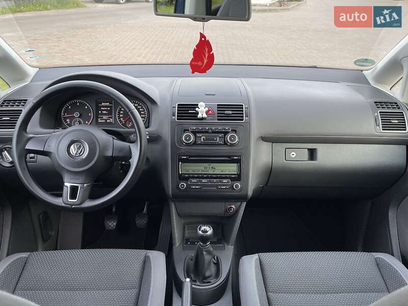 Volkswagen Touran 2011