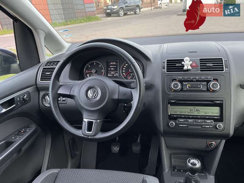 Volkswagen Touran 2011