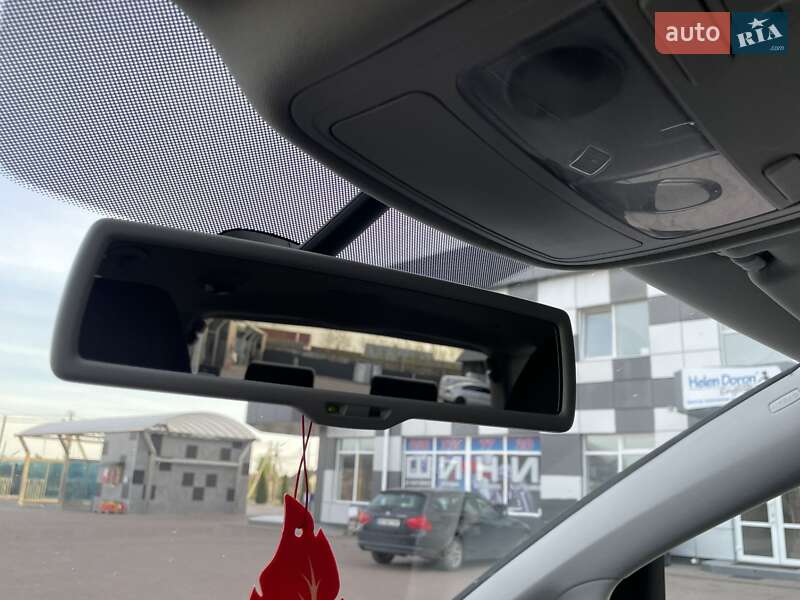 Volkswagen Touran 2011