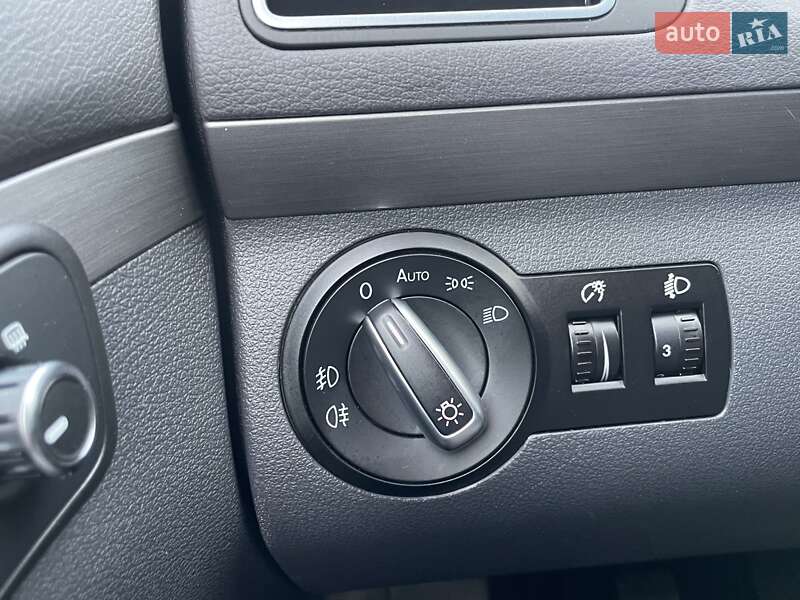 Volkswagen Touran 2011