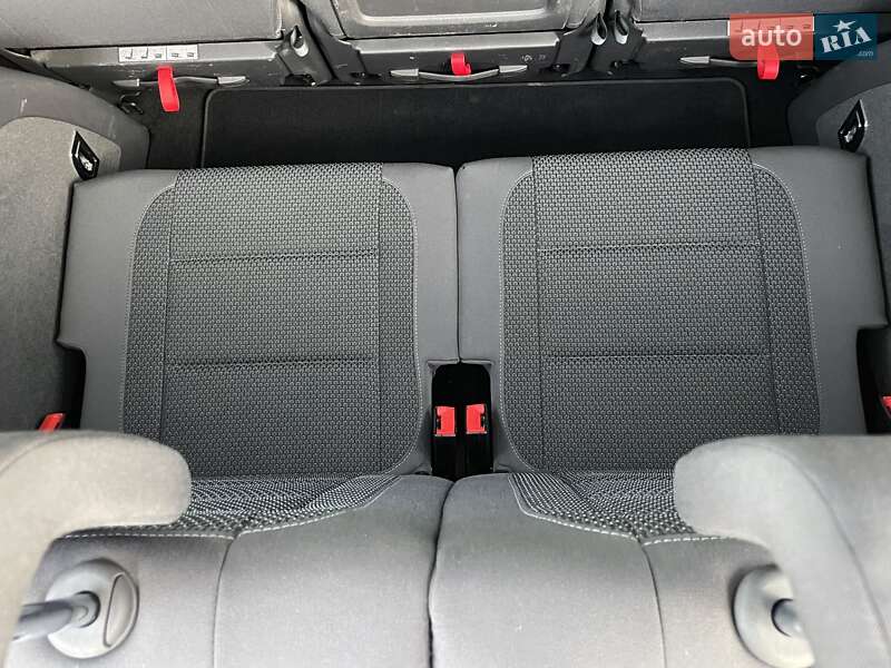 Volkswagen Touran 2011