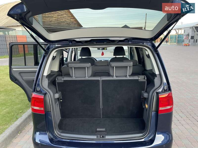 Volkswagen Touran 2011