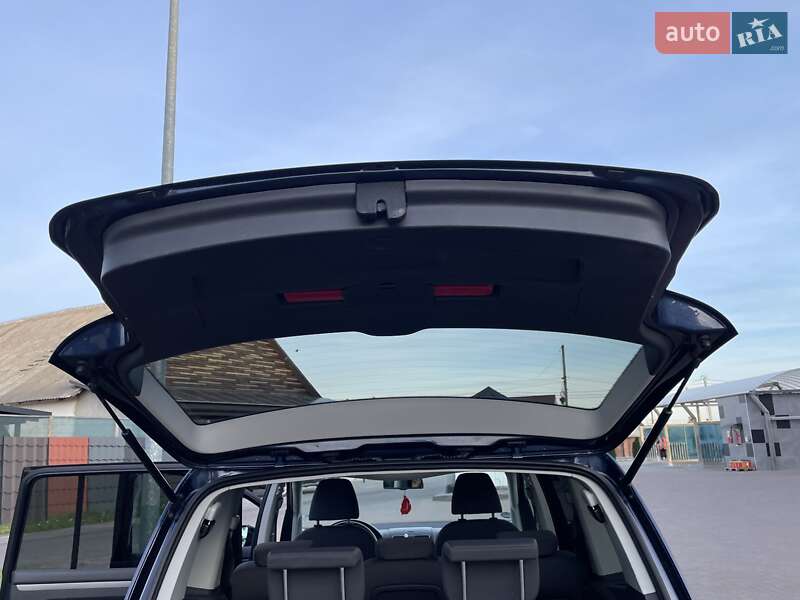 Volkswagen Touran 2011