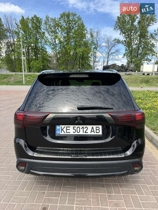 Mitsubishi Outlander 2015