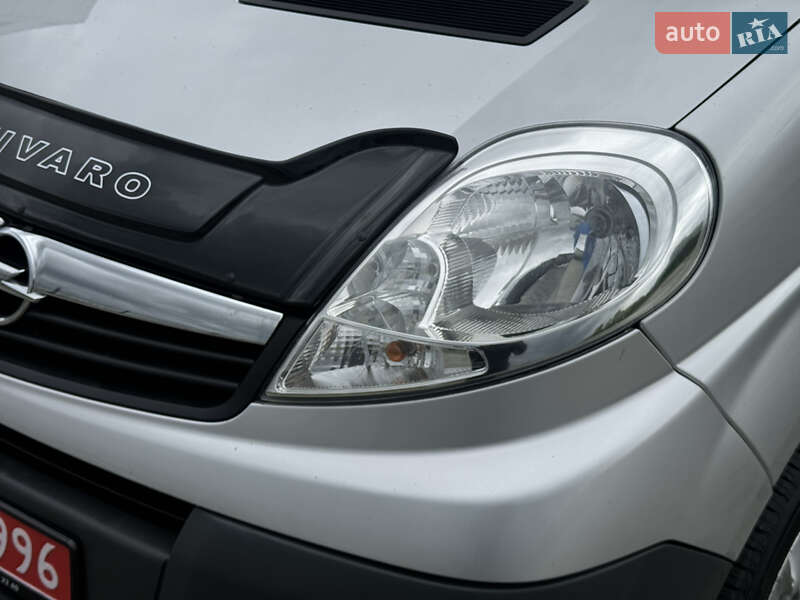 Opel Vivaro 2012