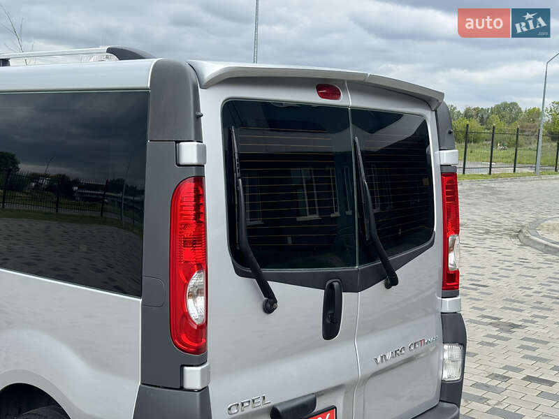 Opel Vivaro 2012