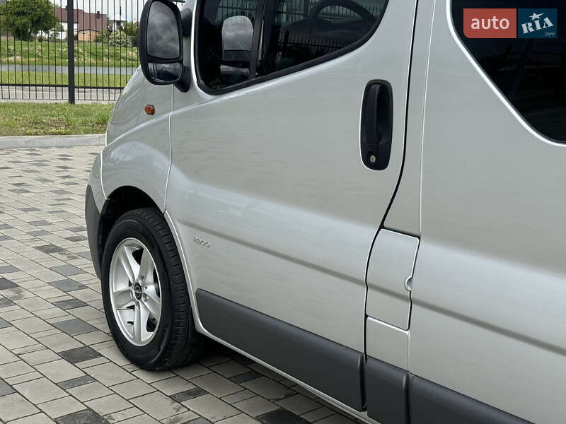 Opel Vivaro 2012