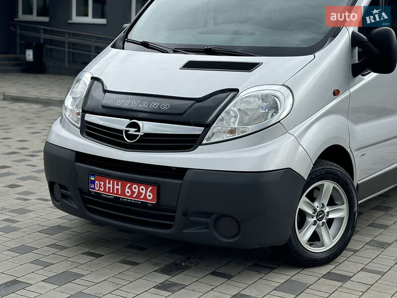 Opel Vivaro 2012