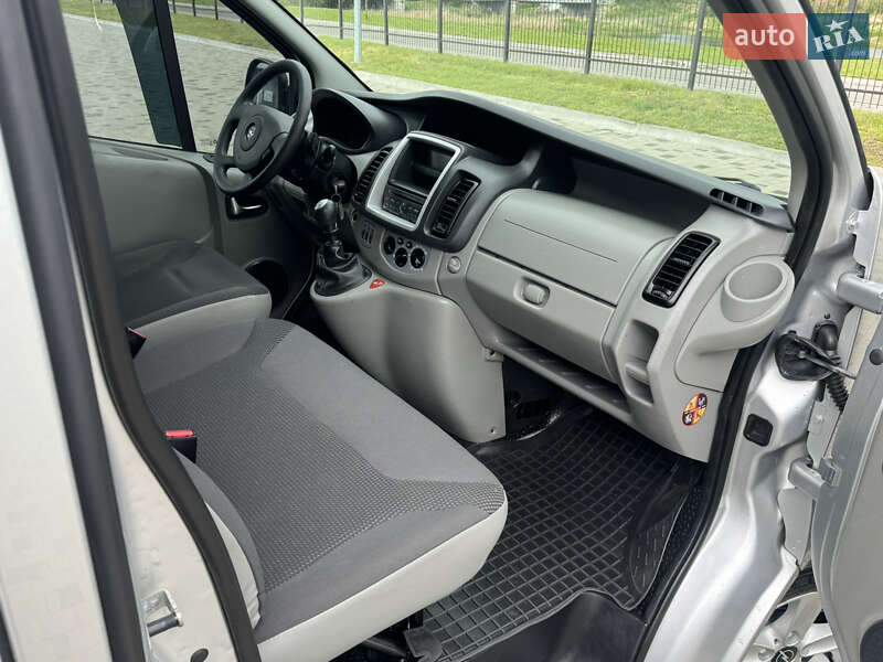 Opel Vivaro 2012